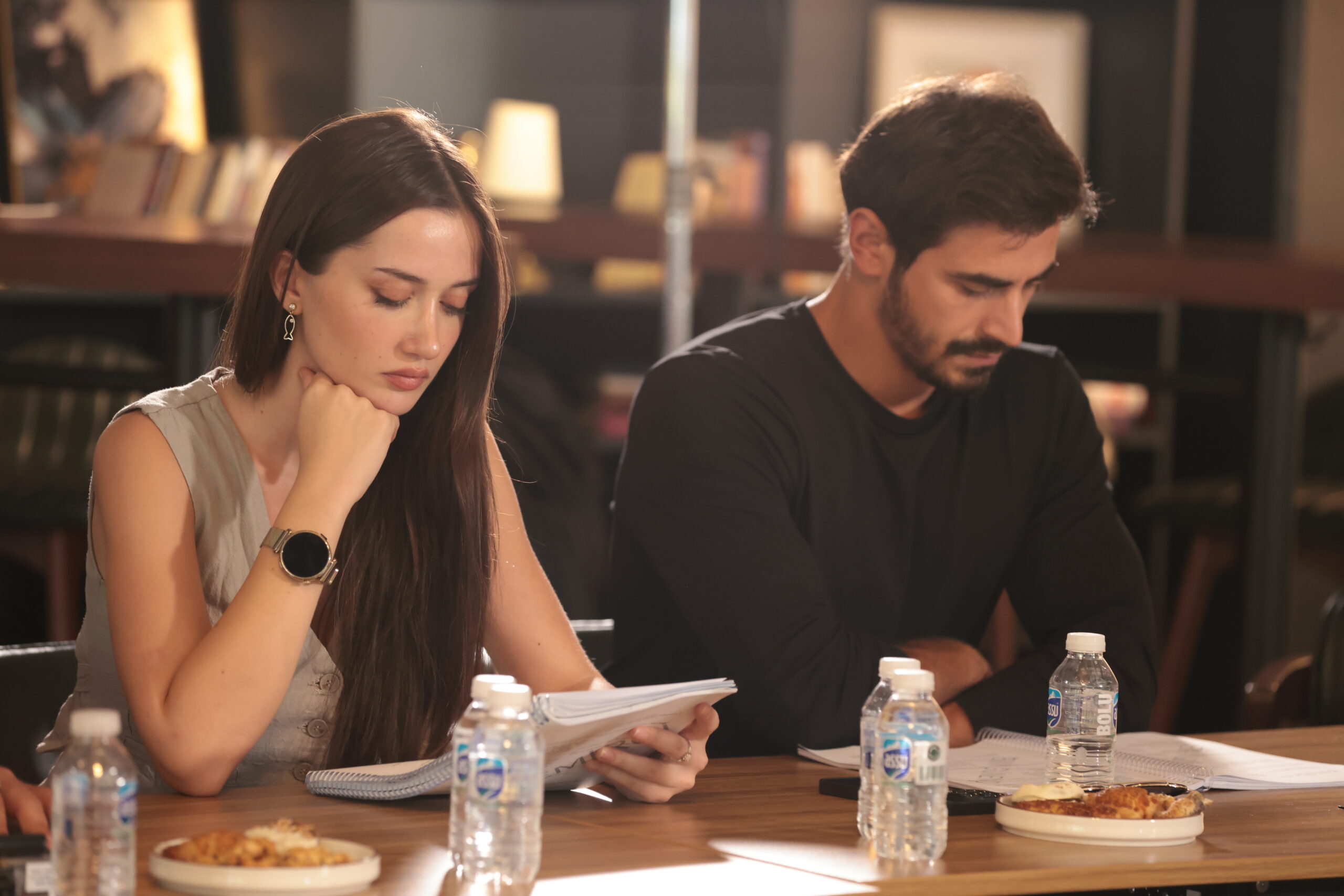 Arafta (Bound by Fate) lead cast Emin Gunenc and Ilsu Demirci chemistry on screen. Behind the scenes.